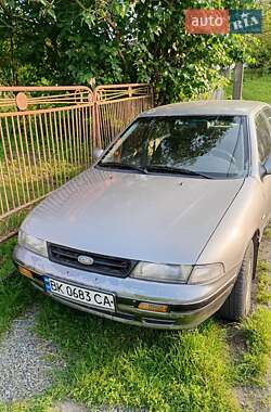 Седан Kia Sephia 1993 в Рівному