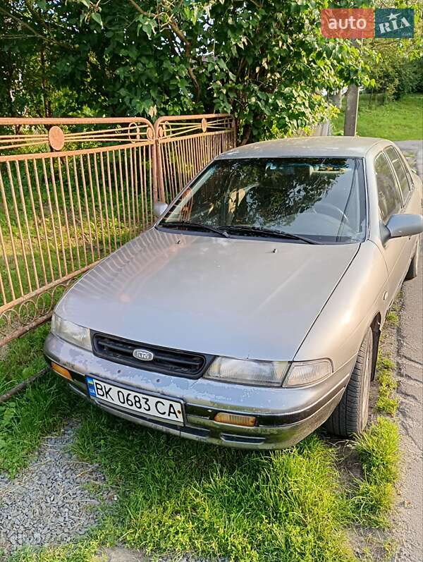 Седан Kia Sephia 1993 в 
