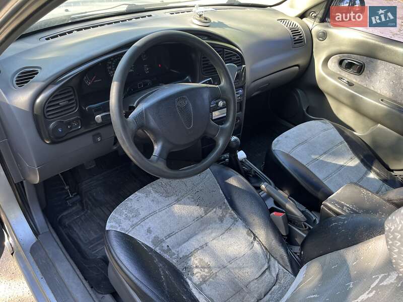 Седан Kia Sephia 2003 в Павлограде