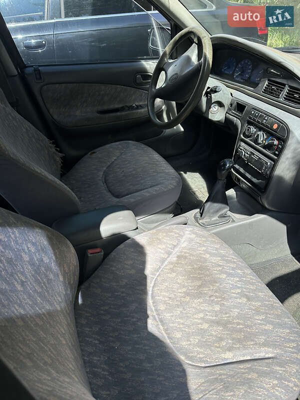 Седан Kia Sephia 1997 в Киеве