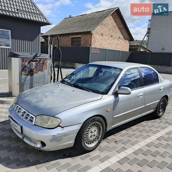 Седан Kia Sephia 2003 в Ічні