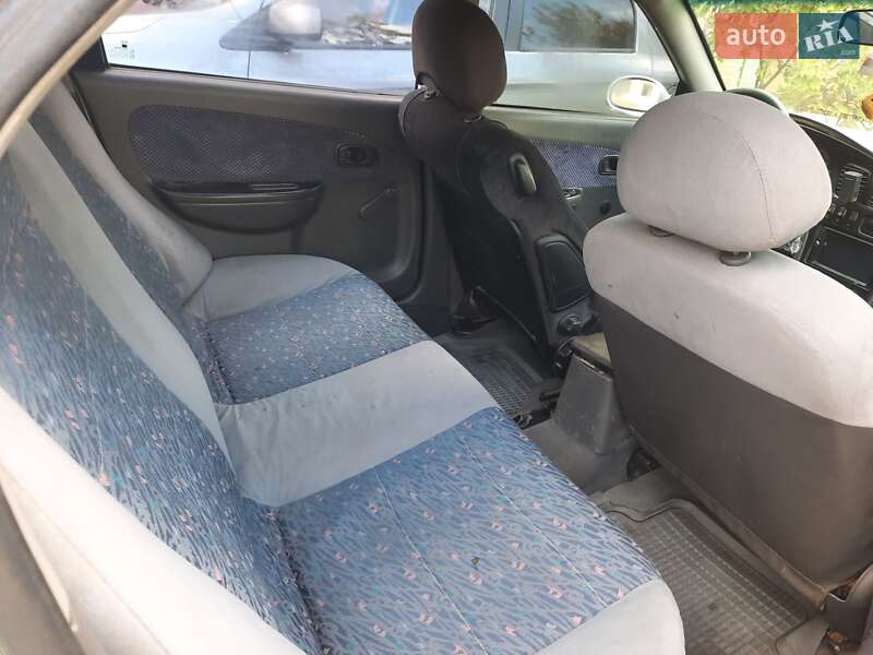 Седан Kia Sephia 2001 в Черкассах