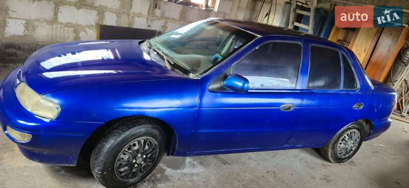 Седан Kia Sephia 1996 в Мироновке