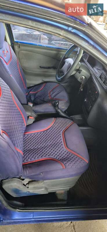 Седан Kia Sephia 1996 в Мироновке