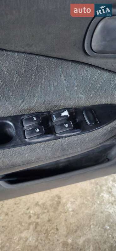 Седан Kia Sephia 1996 в Мироновке