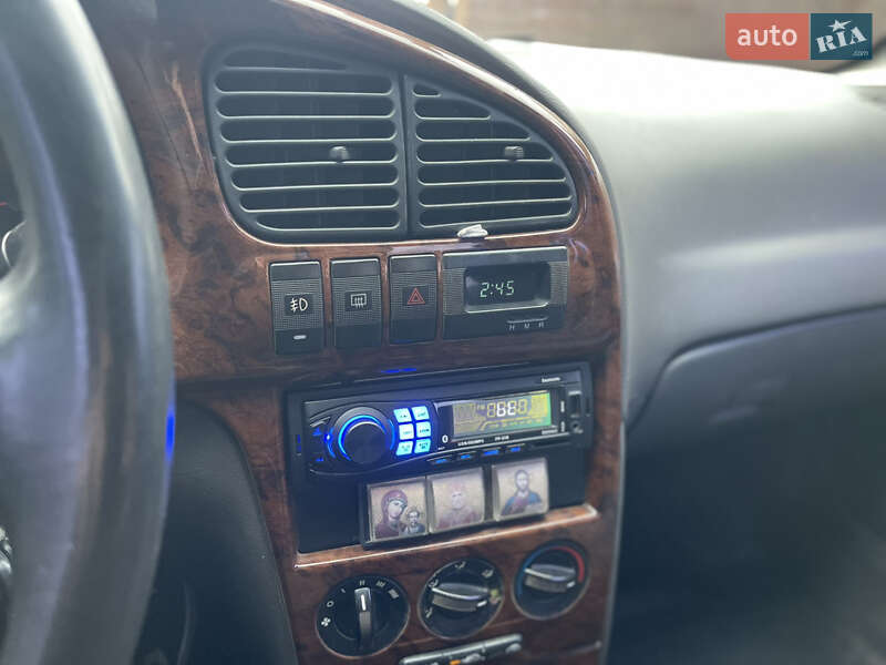 Седан Kia Sephia 2001 в Києві