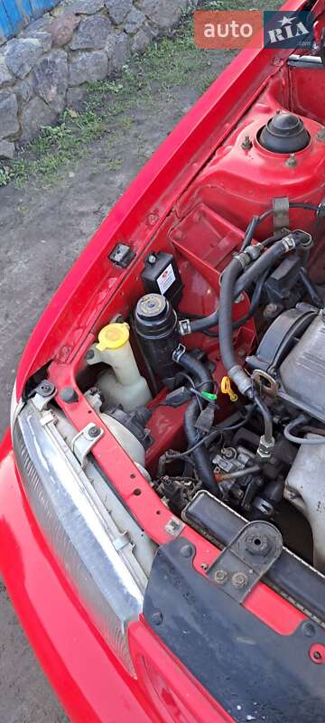 Седан Kia Sephia 1998 в Ромнах