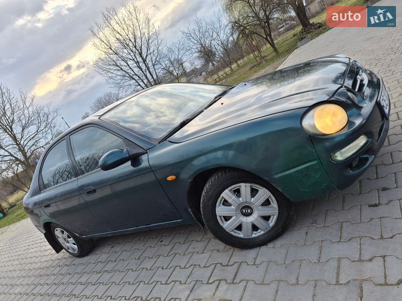 Седан Kia Sephia 2000 в Черновцах