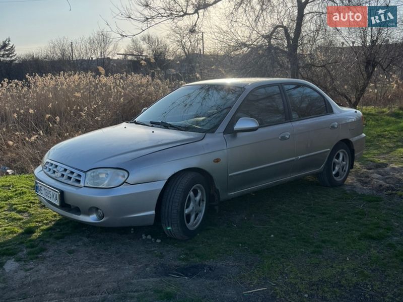 Седан Kia Sephia 2004 в Кривом Роге