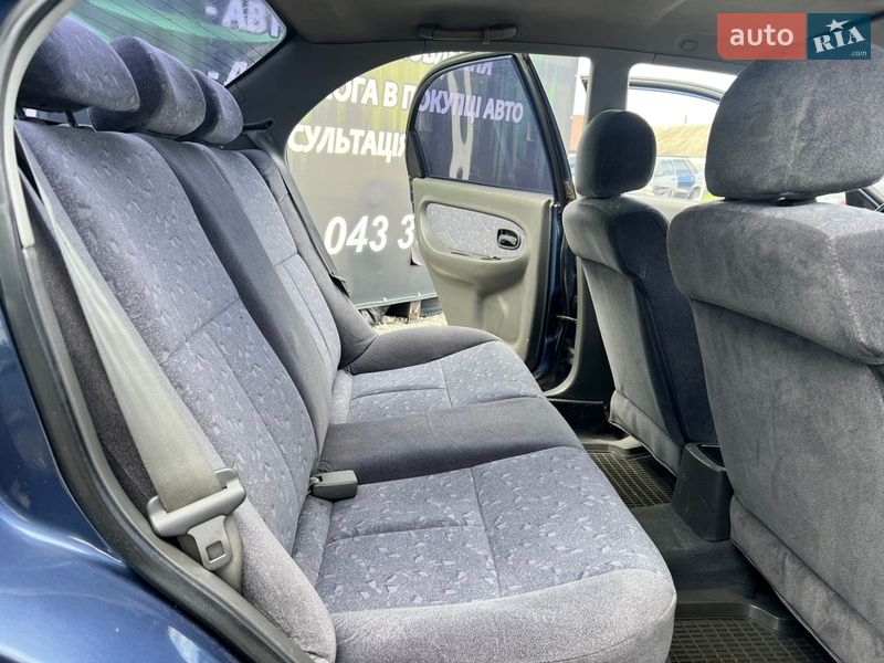 Седан Kia Sephia 2004 в Харькове