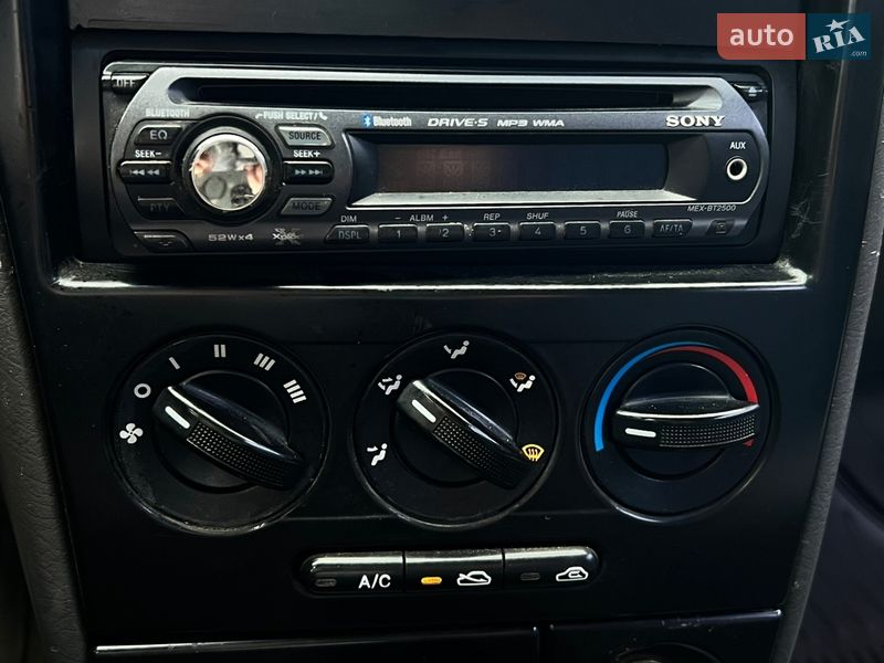 Седан Kia Sephia 2004 в Харькове