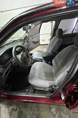 Седан Kia Sephia 1995 в Одессе