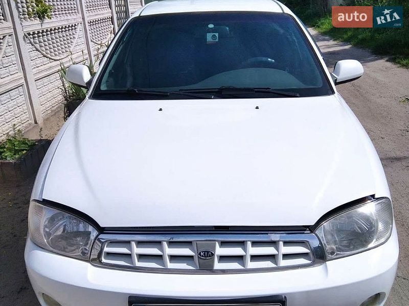 Седан Kia Sephia 2003 в Боровій