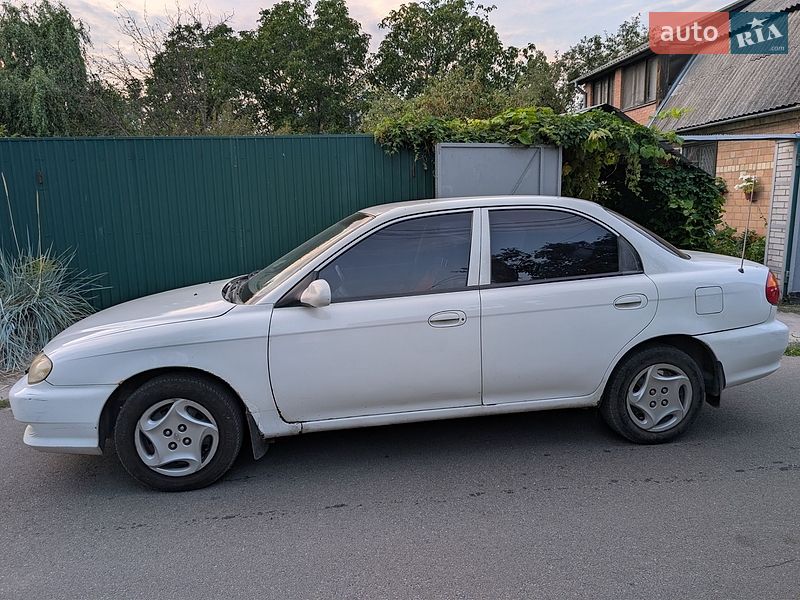 Седан Kia Sephia 1999 в Киеве