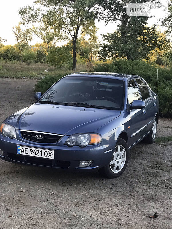 Kia Shuma