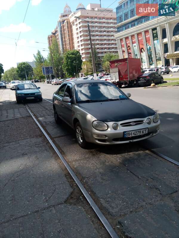 Седан Kia Shuma 2000 в Одесі