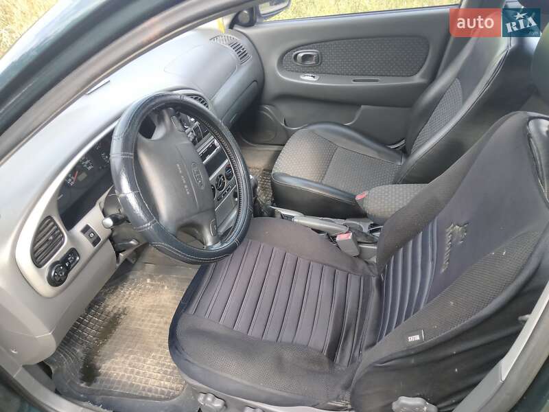 Хэтчбек Kia Shuma 2003 в Ровно