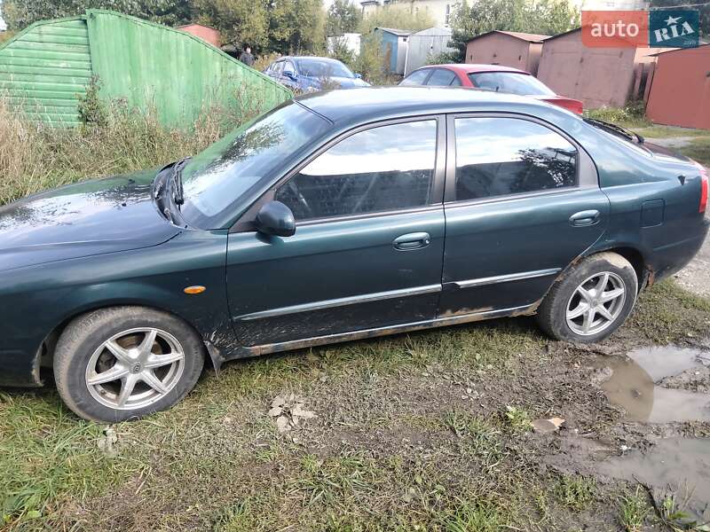 Хэтчбек Kia Shuma 2003 в Ровно