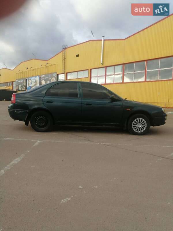 Седан Kia Shuma 2000 в Житомирі