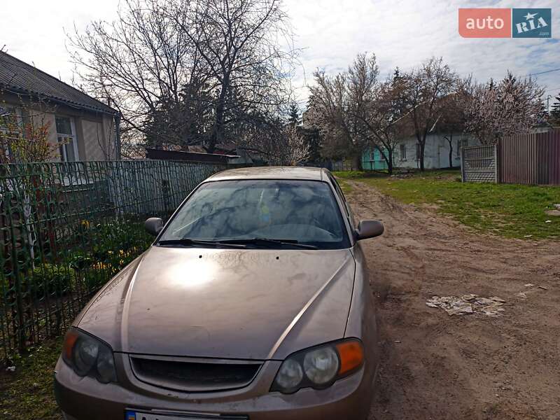 Kia Shuma 2004