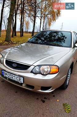 Седан Kia Shuma 2001 в Тростянці