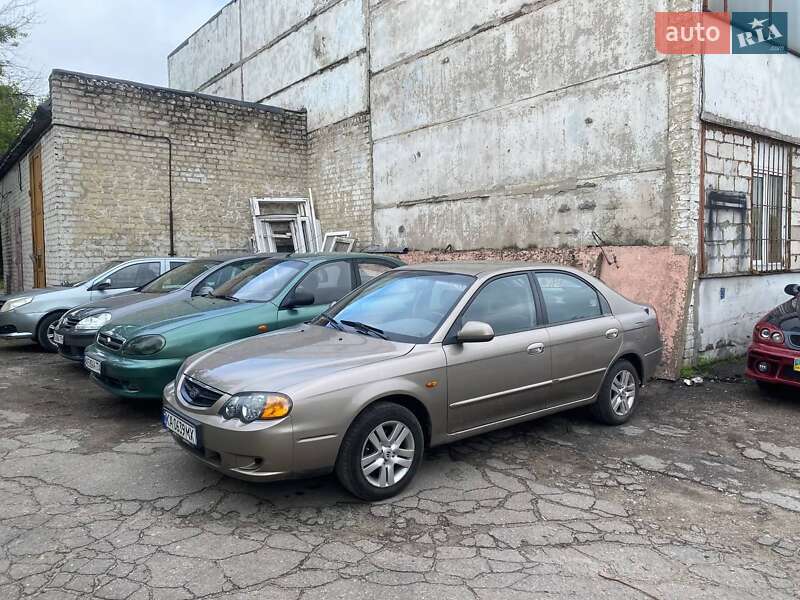 Седан Kia Shuma 2002 в Кам'янському