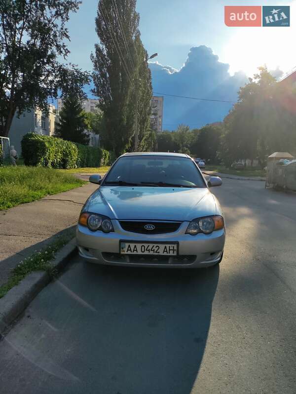 Kia Shuma 2004