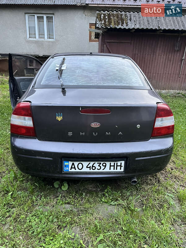 Седан Kia Shuma 1998 в Ужгороде