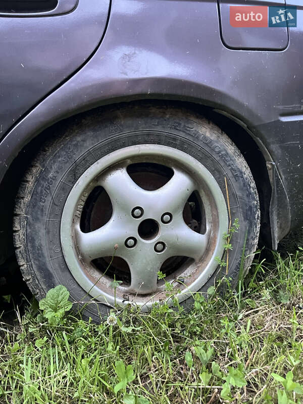 Седан Kia Shuma 1998 в Ужгороде