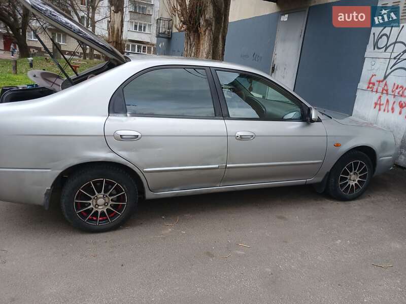 Седан Kia Shuma 2004 в Броварах