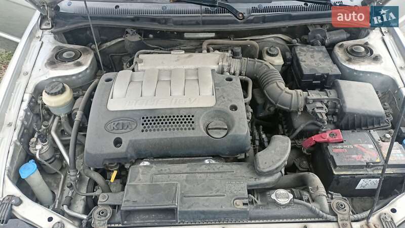 Седан Kia Shuma 2004 в Каменском