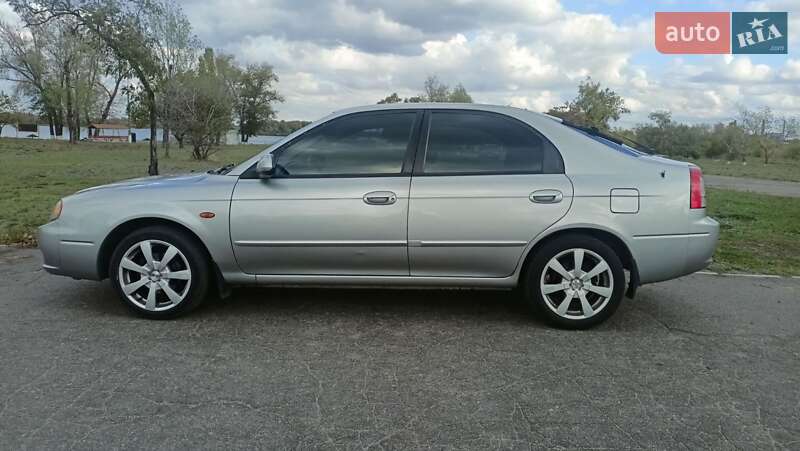 Седан Kia Shuma 2004 в Каменском