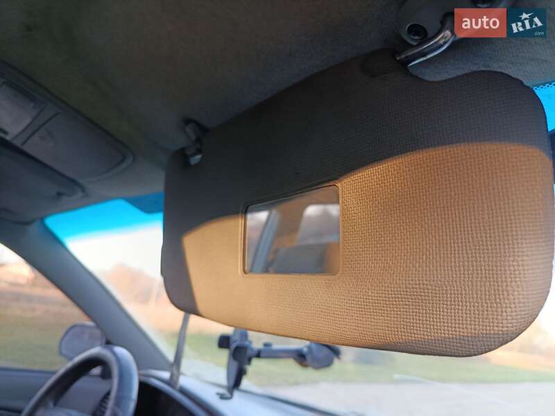 Седан Kia Shuma 2003 в Дунаївцях