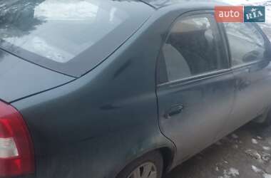 Седан Kia Shuma 2000 в Чернівцях