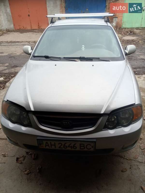 Седан Kia Shuma 2003 в Славянске
