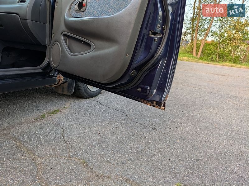 Седан Kia Shuma 1999 в Кривому Розі