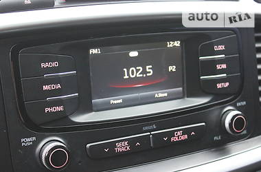 Позашляховик / Кросовер Kia Sorento 2016 в 