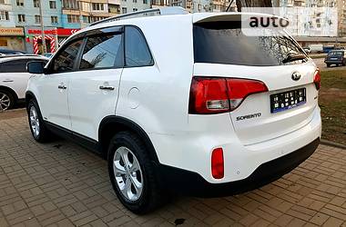 Позашляховик / Кросовер Kia Sorento 2014 в 