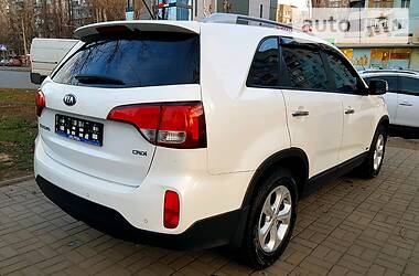 Позашляховик / Кросовер Kia Sorento 2014 в 