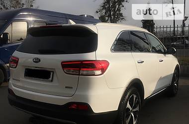 Позашляховик / Кросовер Kia Sorento 2016 в 