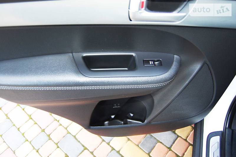 Позашляховик / Кросовер Kia Sorento 2011 в Умані