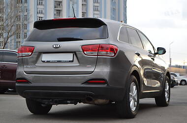 Позашляховик / Кросовер Kia Sorento 2015 в 