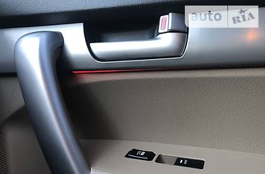Позашляховик / Кросовер Kia Sorento 2010 в 