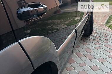 Позашляховик / Кросовер Kia Sorento 2005 в 