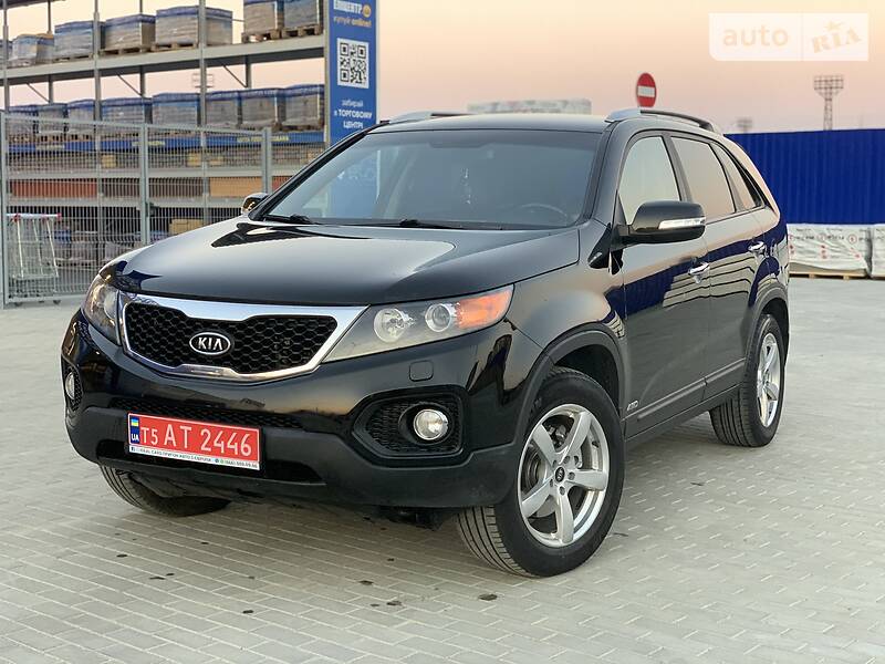 Позашляховик / Кросовер Kia Sorento 2010 в Івано-Франківську
