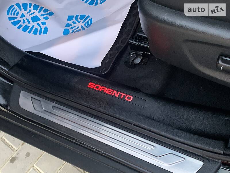Позашляховик / Кросовер Kia Sorento 2010 в Івано-Франківську