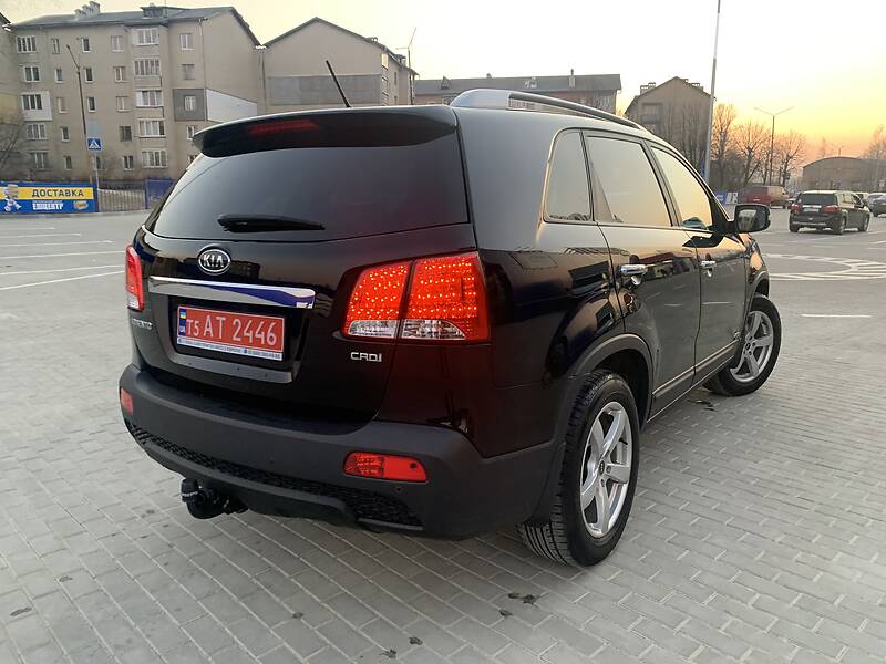 Позашляховик / Кросовер Kia Sorento 2010 в Івано-Франківську