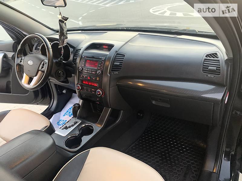 Позашляховик / Кросовер Kia Sorento 2010 в Івано-Франківську