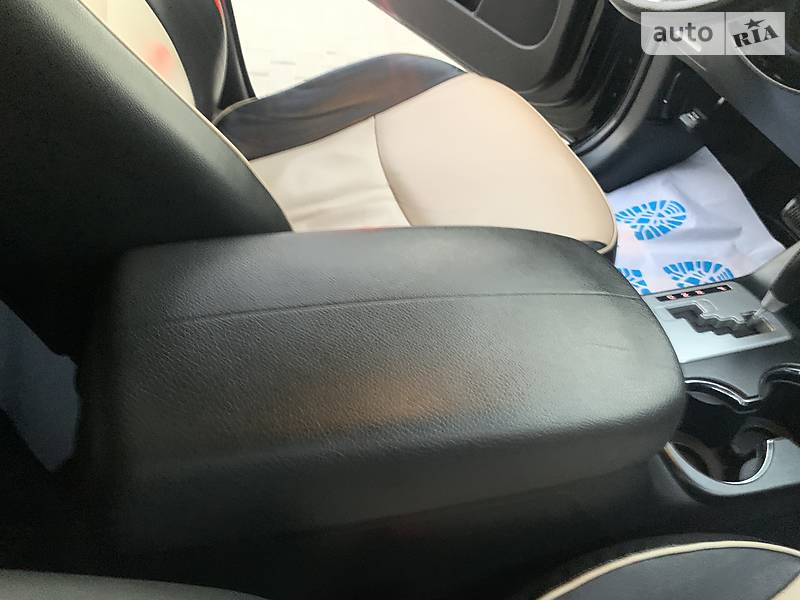 Позашляховик / Кросовер Kia Sorento 2010 в Івано-Франківську