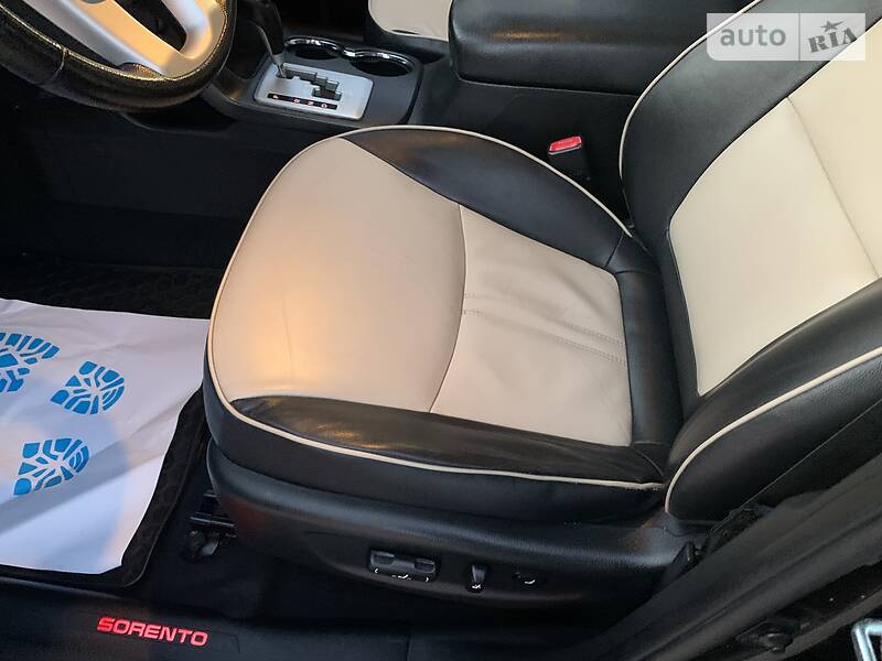 Позашляховик / Кросовер Kia Sorento 2010 в Івано-Франківську